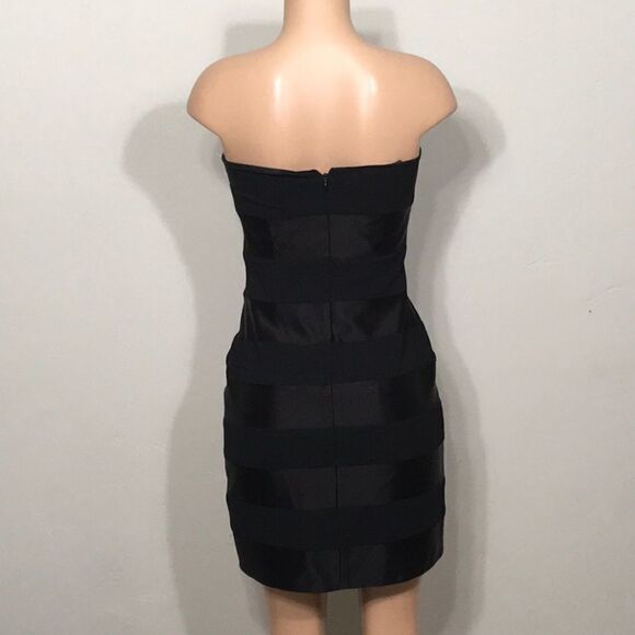 Laundry by Shelli Segal cocktail dress. RUNS SMALL - Picture 4 of 10